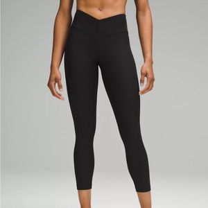 Brand New w/ tags Lululemon 
V-Waist Yoga Tight 25" *Grid Texture	
Black, Size 6